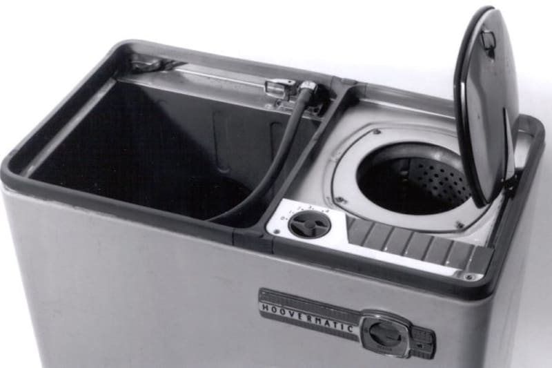Twin tub washing machine