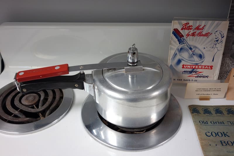 Pressure cooker
