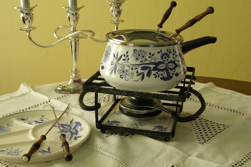 Fondue set pot
