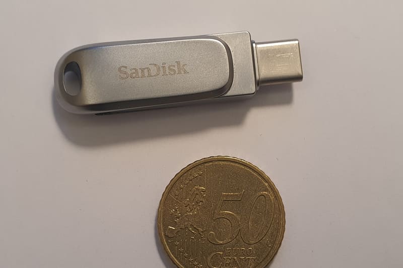 USB flash drive