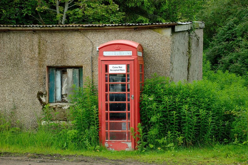 Public telephone box