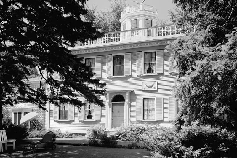 Spite house building