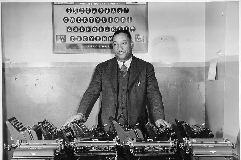 Typewriter office typist