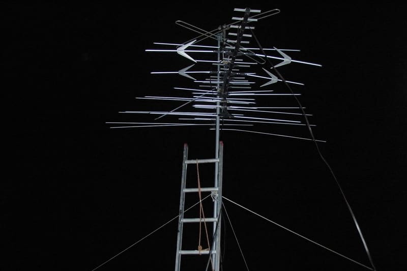 Rooftop television aerial