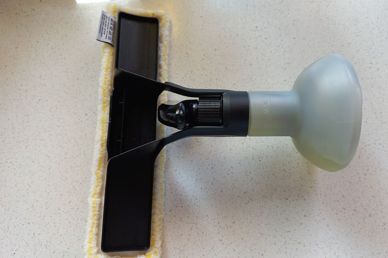 Cleaning window cloth