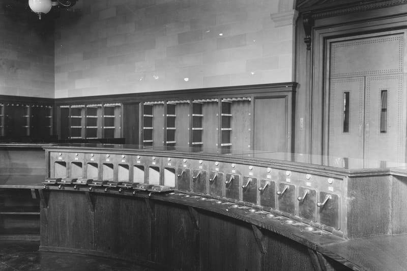 Pneumatic tube system