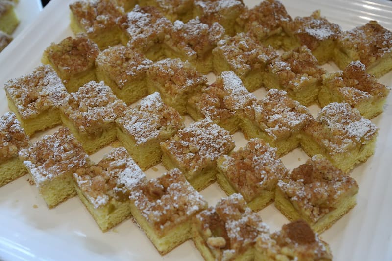 Apple crumble dessert