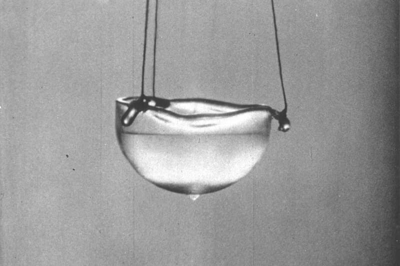 Liquid helium superfluid