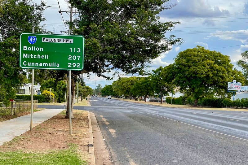 Australian highway sign distance