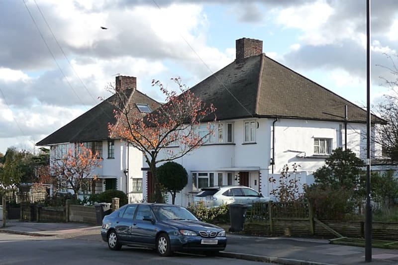 1930s semi detached house bay window